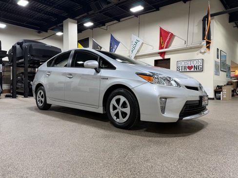 Used 2014 Toyota Prius Two image 3