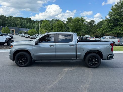Used 2023 Chevrolet Silverado 1500 Custom RWD image 2