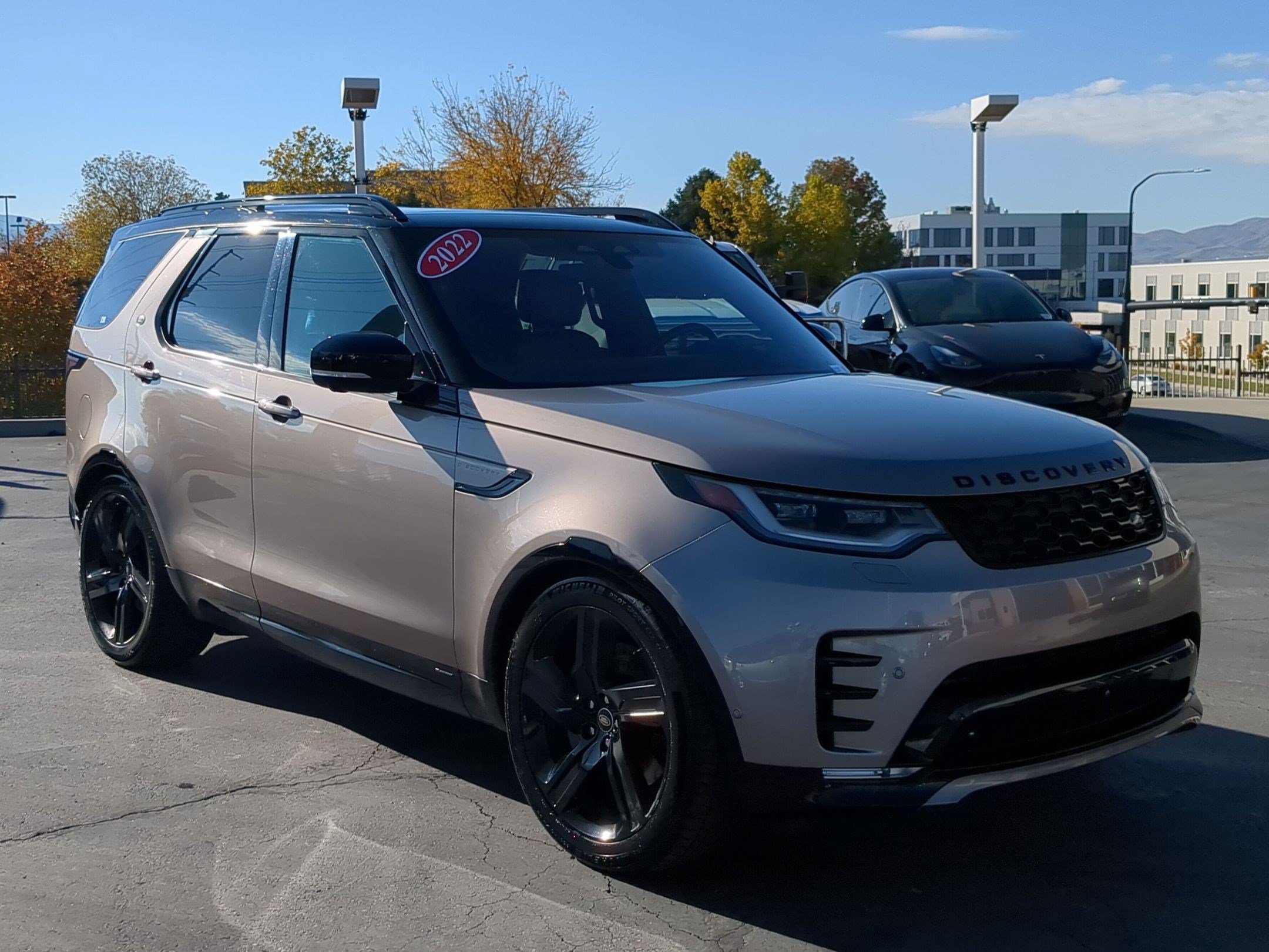 Used 2022 Land Rover Discovery HSE R-Dynamic AWD/4WD image 8