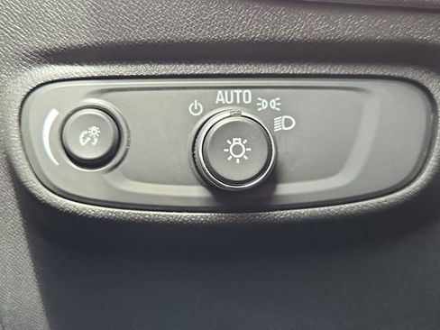 Used 2024 Chevrolet Equinox RS FWD image 17