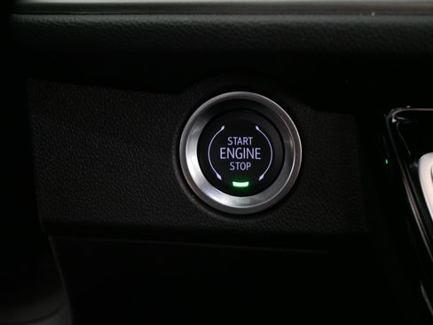 Used 2025 Chevrolet Traverse LT image 31