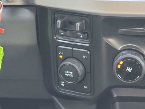 New 2026 Ford F250 XLT w/ FX4 Off-Road Package image 17