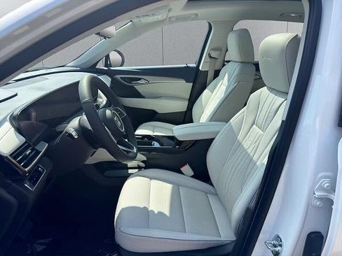 Used 2025 Buick Envision Avenir AWD/4WD image 23