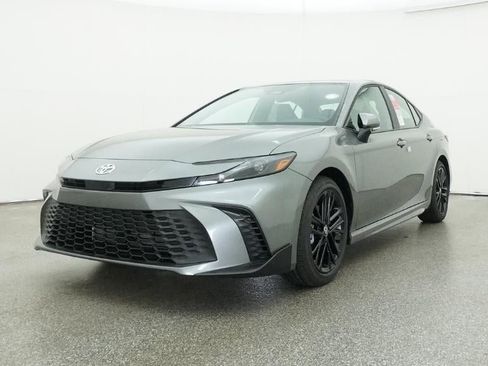 New 2026 Toyota Camry SE FWD image 32