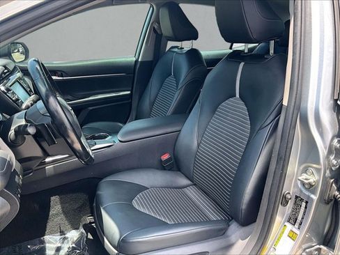 Used 2020 Toyota Camry SE FWD image 27