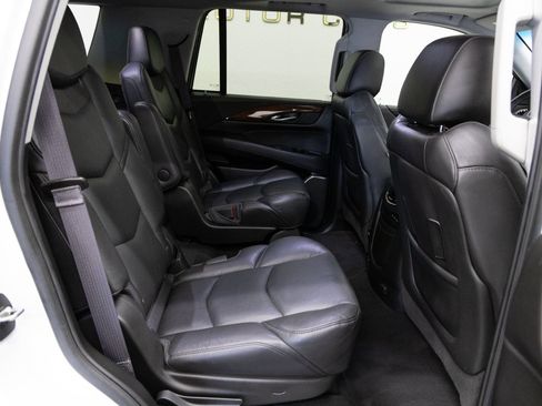 Used 2017 Cadillac Escalade Premium Luxury image 16