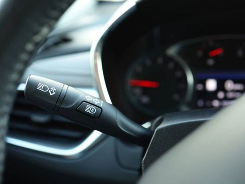 Used 2019 Chevrolet Equinox Premier image 28