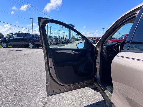 Used 2020 Ford Escape SE AWD/4WD image 12