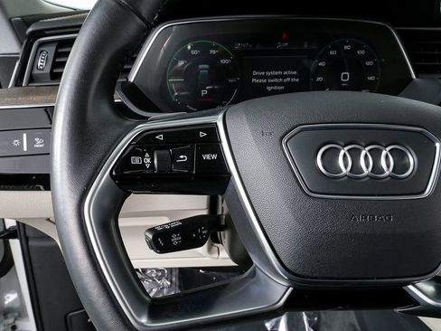 Used 2021 Audi e-tron Prestige w/ Prestige Package image 10