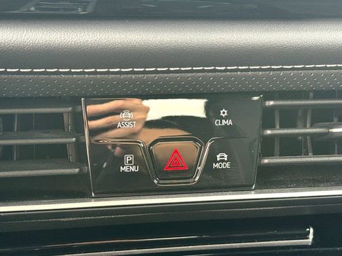 Certified 2024 Volkswagen Atlas SE image 22