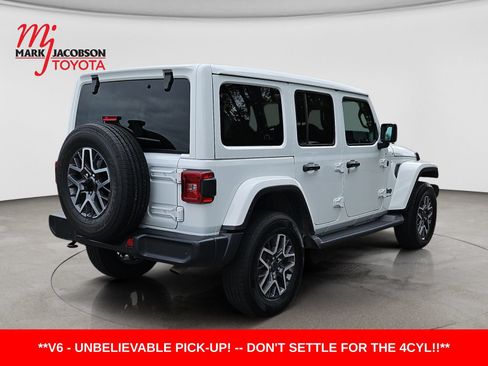 Used 2025 Jeep Wrangler Unlimited Sahara w/ Safety Group AWD/4WD image 10