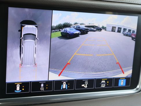 Certified 2021 GMC Yukon Denali w/ Denali Premium Package RWD image 18