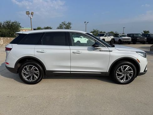 Used 2025 Lincoln Corsair FWD w/ Equipment Group 101A image 7