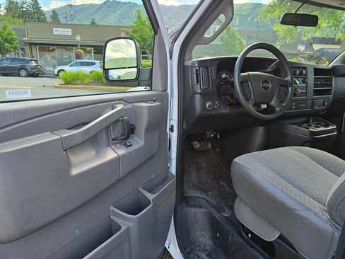 Used 2023 Chevrolet Express 3500 LS RWD image 23