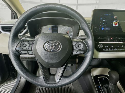 Used 2025 Toyota Corolla LE FWD image 15