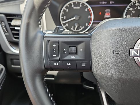 Used 2025 Nissan Rogue SV FWD image 16