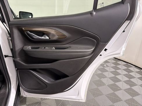 Used 2018 GMC Terrain Denali w/ Advanced Safety Package image 15