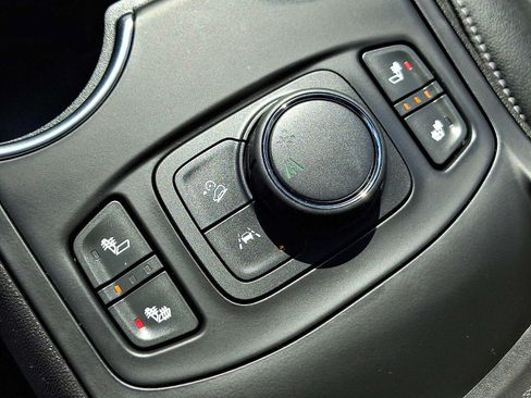 Used 2023 GMC Terrain SLT w/ Elevation Edition FWD image 17