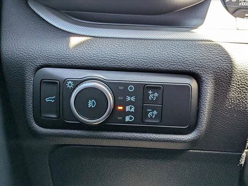 Used 2024 Ford Explorer XLT w/ Equipment Group 202A RWD image 17