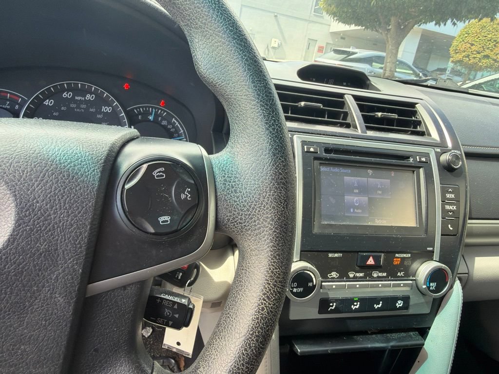 Used 2014 Toyota Camry LE FWD image 30