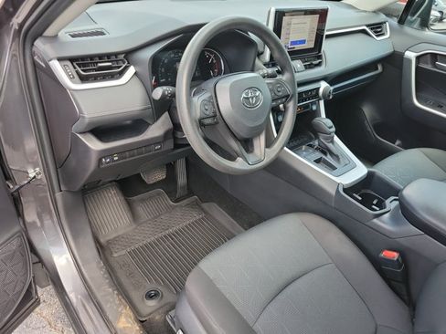 Used 2025 Toyota RAV4 XLE w/ Convenience Package FWD image 4