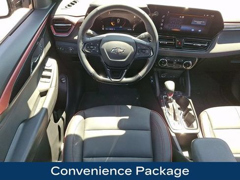 Used 2025 Chevrolet TrailBlazer RS w/ Convenience Package AWD/4WD image 3