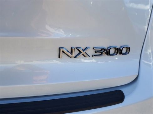 Used 2018 Lexus NX 300 image 5