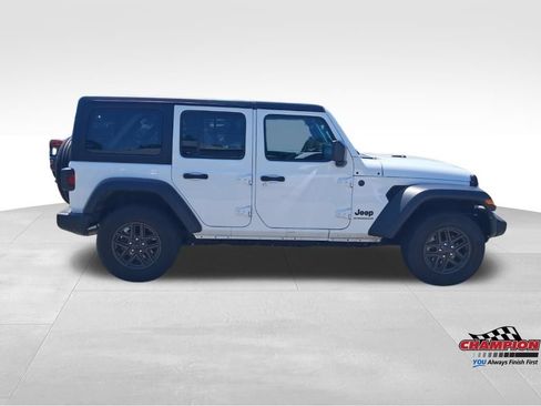 Used 2024 Jeep Wrangler Unlimited Sport AWD/4WD image 9