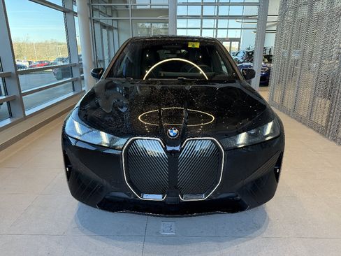 New 2026 BMW iX xDrive60 image 2