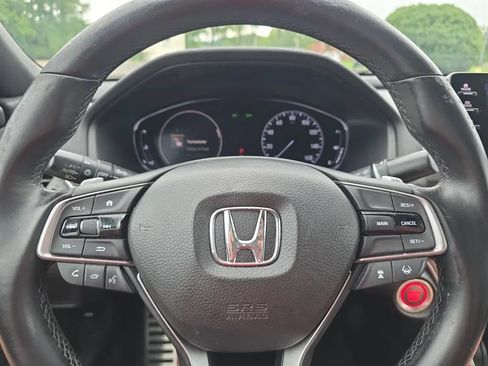 Used 2018 Honda Accord Sport image 16