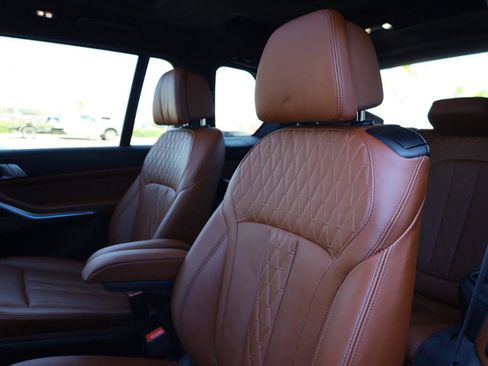 Used 2023 BMW X7 xDrive40i w/ Executive Package image 14