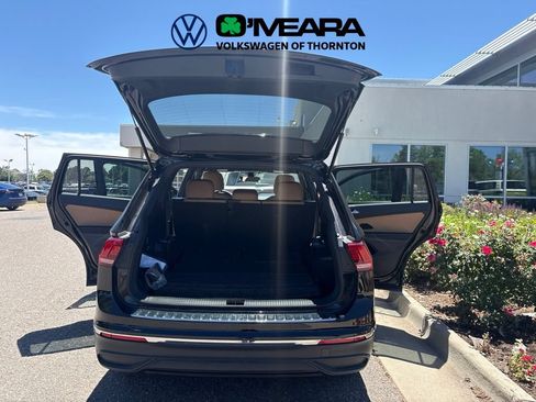 Used 2022 Volkswagen Tiguan SE FWD image 3