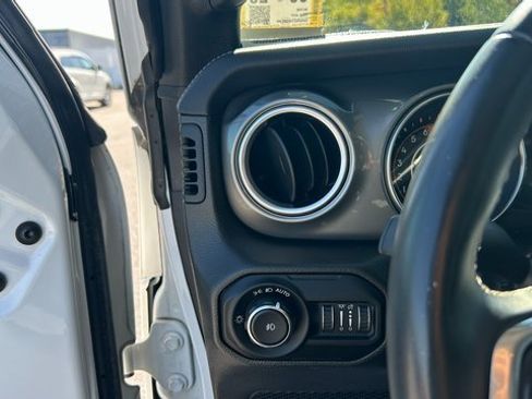 Used 2021 Jeep Wrangler Unlimited Sahara w/ Uconnect 4C Nav & Sound Group image 23