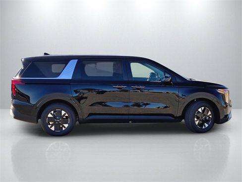 New 2026 Kia Carnival LXS image 4