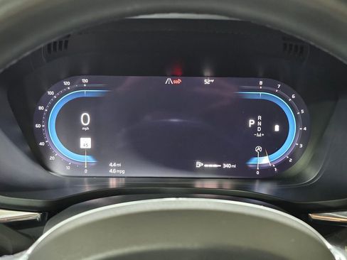 Used 2022 Volvo XC60 B5 R-Design w/ Climate Package image 11