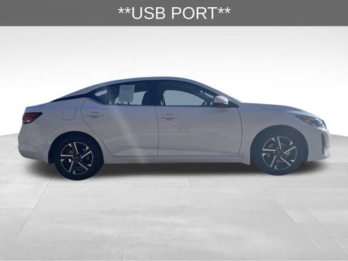 Used 2024 Nissan Sentra SV image 4
