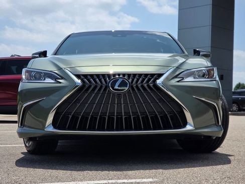 Used 2025 Lexus ES 350 w/ Accessory Package (Z1) FWD image 3