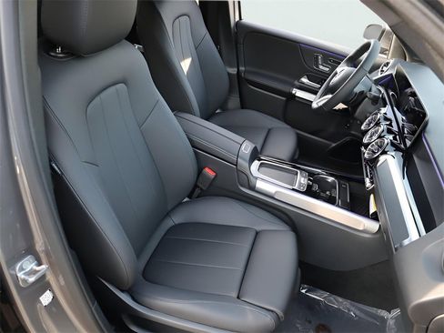 New 2026 Mercedes-Benz GLB 250 4MATIC image 16