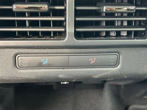 Used 2024 Land Rover Range Rover Evoque Dynamic SE image 22