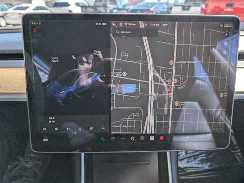 Used 2018 Tesla Model 3 Long Range image 22