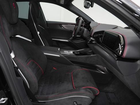 Used 2026 Ferrari Purosangue AWD/4WD image 27