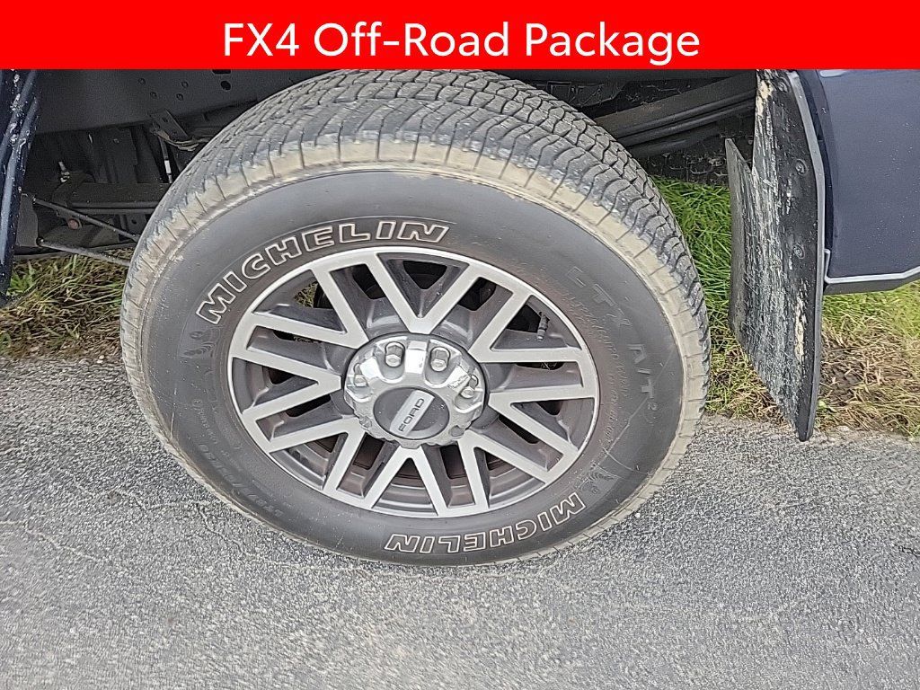 Used 2017 Ford F250 Lariat w/ Lariat Value Package AWD/4WD image 5