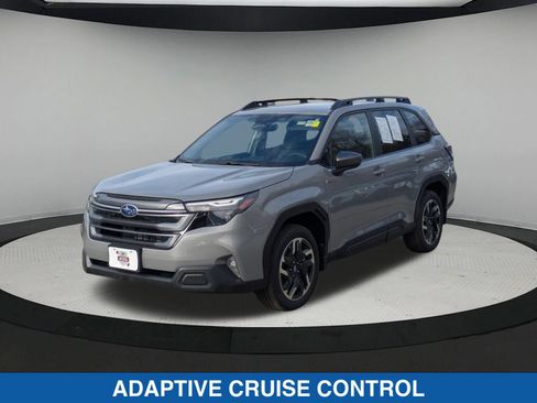 Used 2025 Subaru Forester Premium AWD/4WD image 8