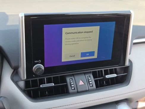 Used 2023 Toyota RAV4 XLE Premium image 21