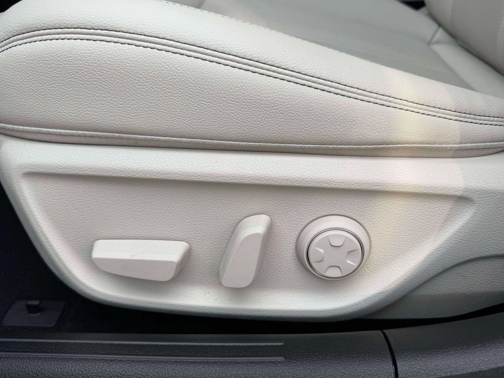 Certified 2026 Genesis G70 2.5T AWD/4WD image 20