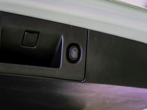 Used 2020 Cadillac Escalade Base image 54