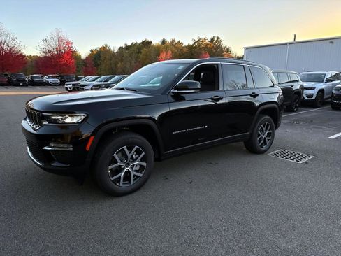 New 2025 Jeep Grand Cherokee Limited image 4