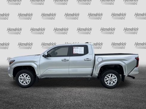 Used 2025 Toyota Tacoma SR5 image 7