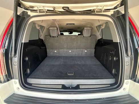 Used 2017 Cadillac Escalade ESV Luxury AWD/4WD image 32