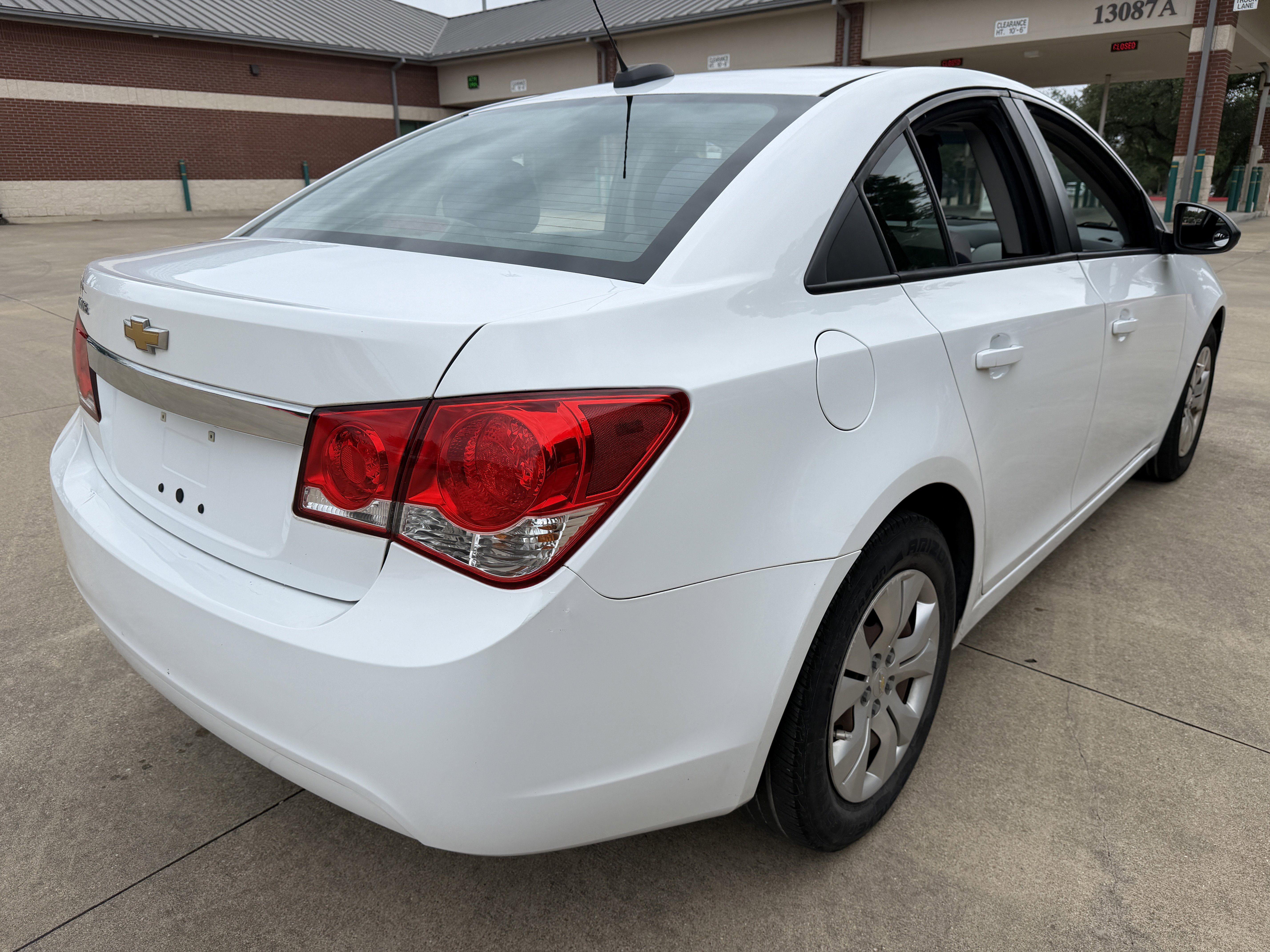 Used 2016 Chevrolet Cruze LS FWD image 7